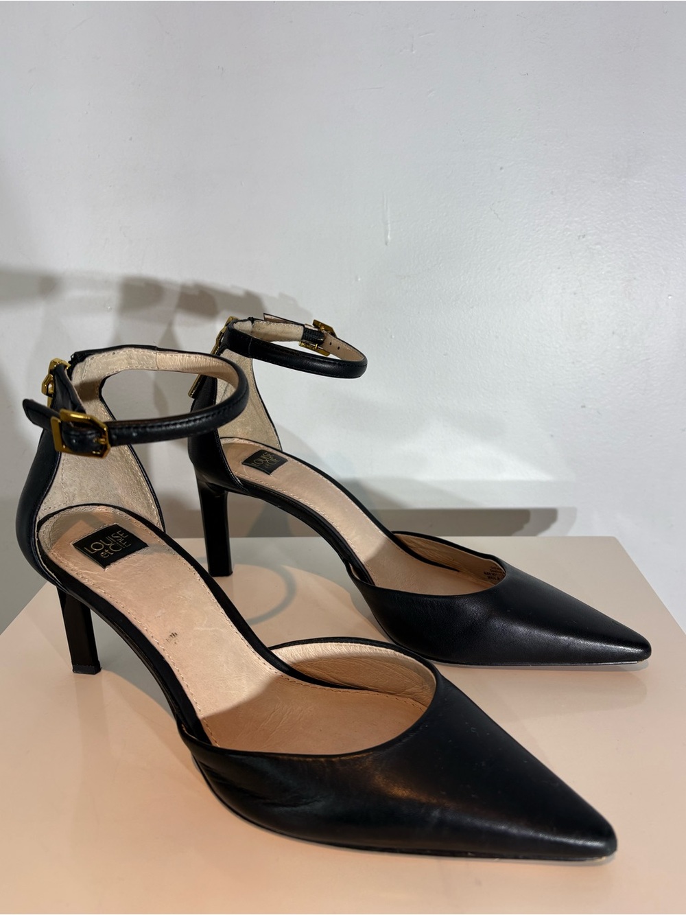 Louise et Cie Black Leather Ankle Strap Pumps Pointed Toe Heels 7.5